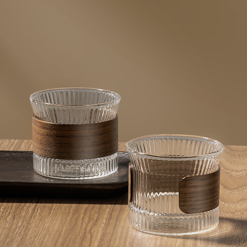 Wine Beer Glass - Gianxi Glas-Kaffeetasse, japanischer Stil, Walnuss-Tassenhülle, transparent,